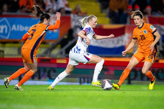 Caitlin Dijkstra and Emilie Bosshard Haavi of Netherlands