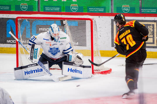 Karlskogas Marcus Hellgren Smed och Brynäs Miks Indrasis