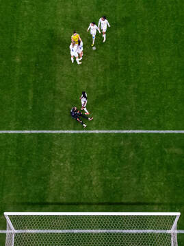 Johanna Rytting Kaneryd of Sweden discuss with Amandine