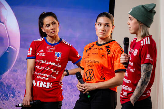 Lisa Klinga, Vittsjö GIK, Carly Wickenheiser, Kristianstads DF och Cecilia Edlund, Piteå IF