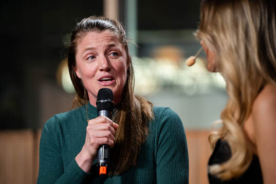 Kirsten van de Ven, Sportchef och Projektledare Elitprojektet Elitfotboll Dam (EFD), intervjuas
