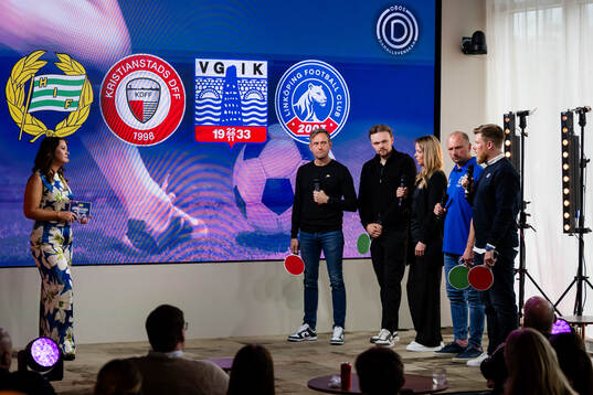 Martin Sjögren, Hammarby IF, Johanna Almgren och Daniel Angergård, Tränare Kristianstads DFF, Jonas Axeldal, Tränare Vittsjö AIK, och Rafael Roldán, Tränare Linköping FC