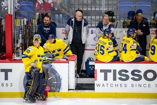 Equipment manager Rickard Regnell, Doctor Wille Ahnberg,