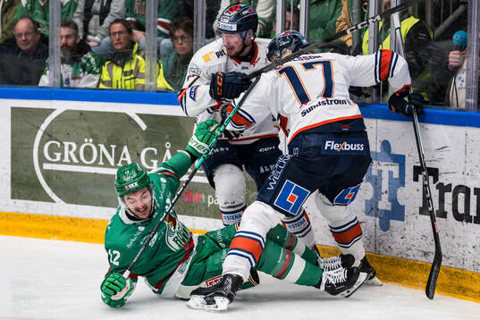 Rögles Brady Ferguson mot Växjös Martin Lundberg och