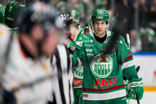 Rögles Adam Tambellini jublar