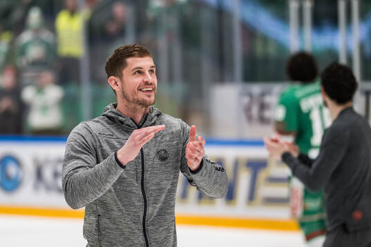 Rögles Brandon Davidson jublar