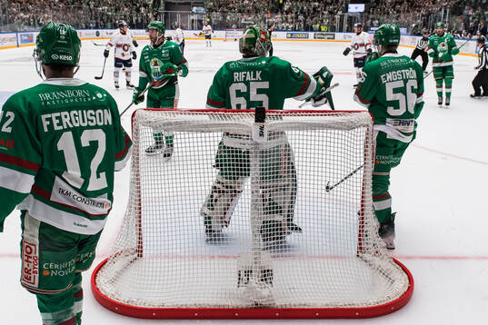 Rögles målvakt Christoffer Rifalk och Adam Engström