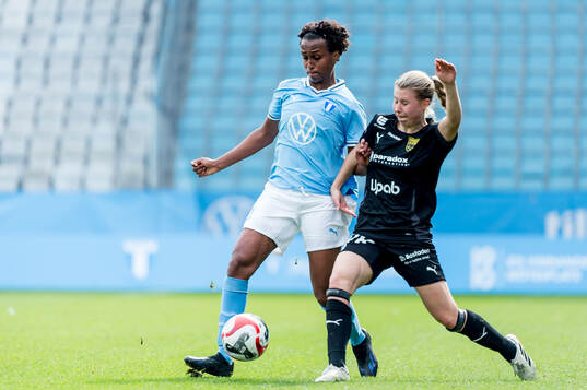 Malmö FFs Hanna Lofthammar och Umeås Inez Amcoff