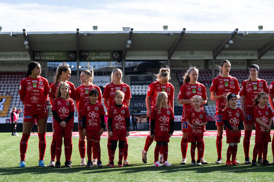 KIF Örebros Ashley Michelle Barron, Katla Maria Thordardottir, Bergþóra Sól Ásmundsdóttir, Ida Björnberg, Molly Johansson, Inka Sarjanoja, Wilma Öhman och Sanni Ojanen