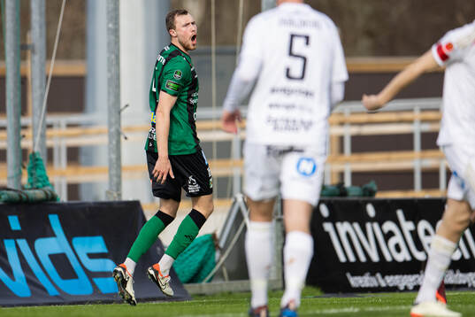 Varbergs Niklas Dahlström reagerar