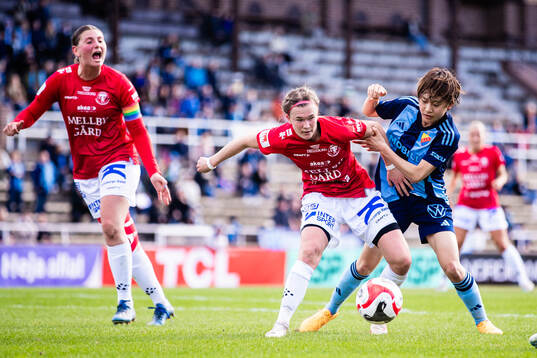 Trelleborgs Erica Persson Welin och Djurgårdens Shinomi Koyama