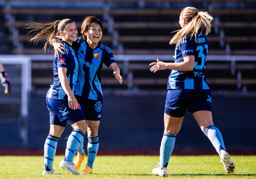 Djurgårdens Shinomi Koyama (m) jublar med Alexsandra