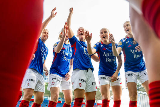 Elise Thorsnes, Sædis Run Heidarsdottir, Iselin Sandnes