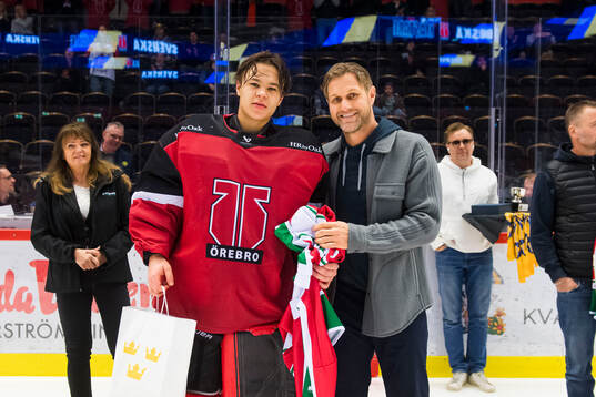 Prisutdelning till Matchens lirare överlämnas av Markus