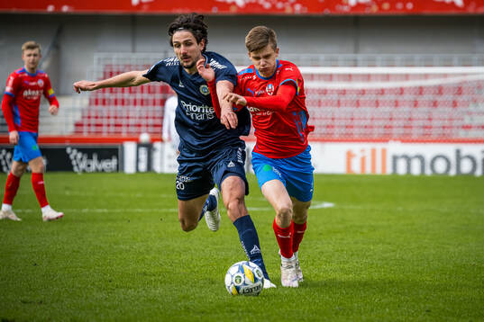 Utsiktens Filip Trpcevski och Helsingborgs Adrian Svanbäck