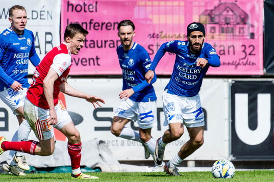 Sandvikens IFs Daniel Söderberg och Trelleborgs Hady Saleh Karim