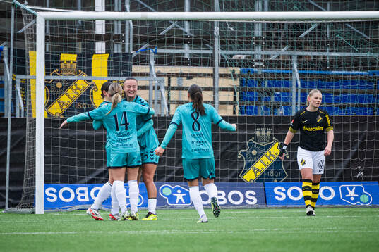 Kristianstads Tabitha Michelle Tindell jublar med