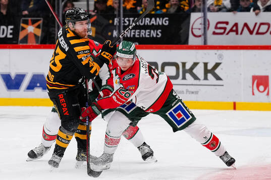 Skellefteås Filip Sandberg och Frölundas Isac Heens