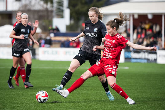 Växjö DFFs Elin Nilsson och Piteås Maja Green