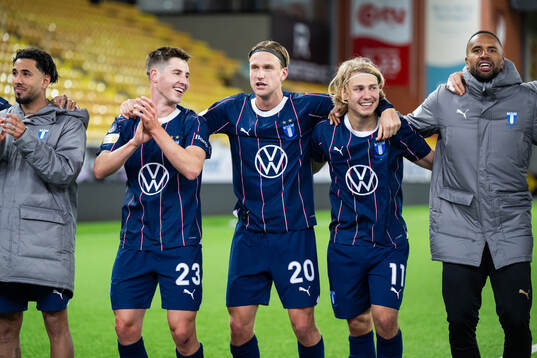 Malmö FFs Lasse Berg Johnsen, Erik Botheim och Sebastian Nanasi jublar