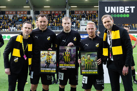 Häckens Even Hovland, Simon Gustafson och Mikkel Rygaard Jensen uppvaktas