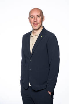Simon Åström från Svenska fotbollförbundets styrelse poserar för ett porträtt den 16 april 2024 i Stockholm. 