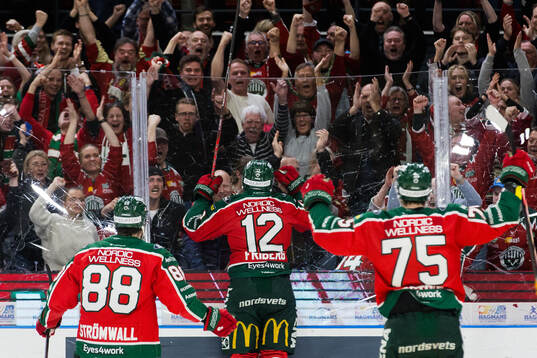 Frölundas Max Friberg jublar