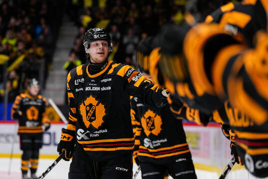 Skellefteås Linus Lindström jublar