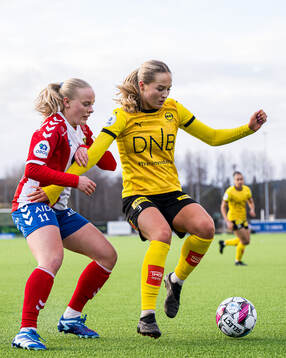 Kamilla Melgård of Lyn and Oda Mathilde Johansen LSK Kvinner