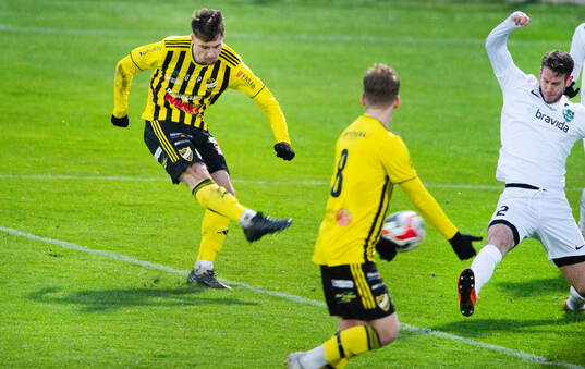 IFK Hässleholms Emil Vaughan i matchen i div. 2 mellan IFK Hässleholm och Högaborgs BK i Hässleholm 19 april 2024.