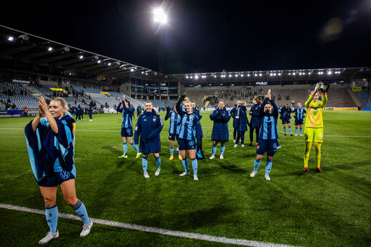 Djurgårdens spelare tackar publiken