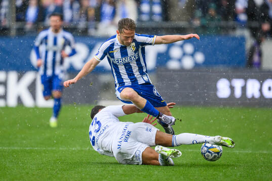 IFK Norrköpings Joseph Ceesay och IFK Göteborgs Arbnor