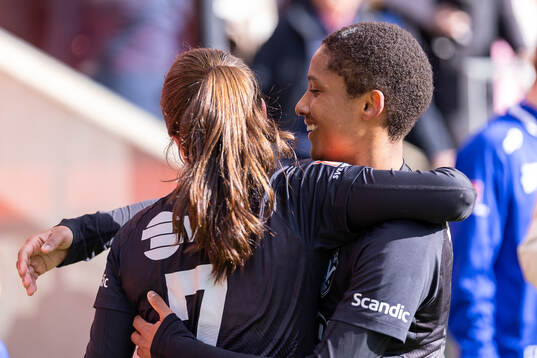 Växjö DFFs Eva Dessislava Dupuy jublar