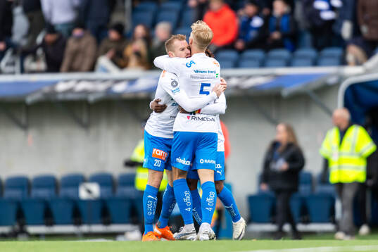 Värnamos Freddy Winsth och Victor Larsson jublar