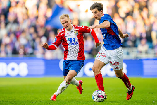Henrik Kristiansen of Lyn and Magnus Bech Riisnæs of Vålerenga