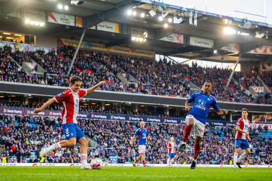 Daniel Schneider of Lyn and Ola Kamara of Vålerenga
