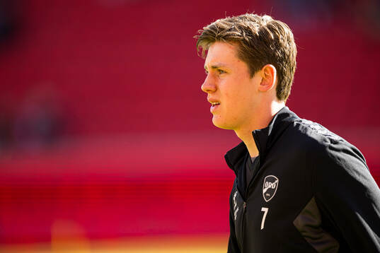 Filip Rønningen Jørgensen of Odd warms up ahead of the Eliteserien match between Brann and Odd on April 21, 2024 in Bergen. 