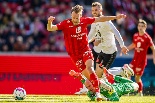 Bård Finne of Brann and Andre Hansen of Odd