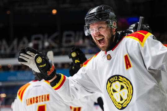 Brynäs Jacob Blomqvist jublar