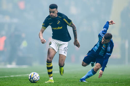 AIKs Rui Modesto och Djurgårdens Samuel Dahl