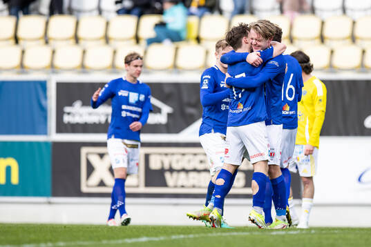 Norrbys spelare jublar