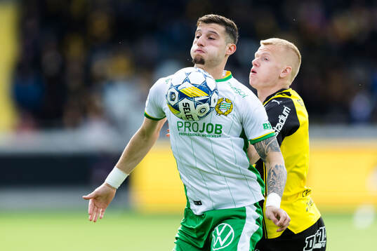 Hammarbys Viktor Dukanovic och Häckens Axel Lindahl