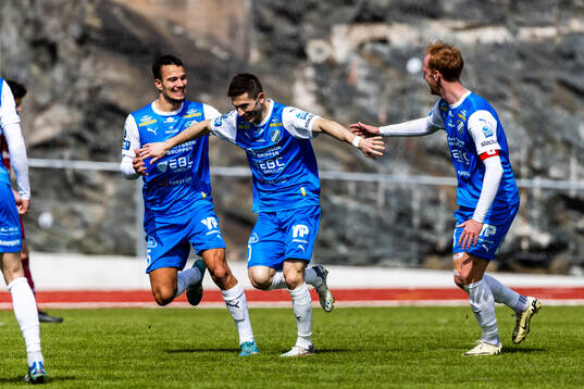 IK Oddevolds Liridon Kalludra har gjort 1-0 och jublar