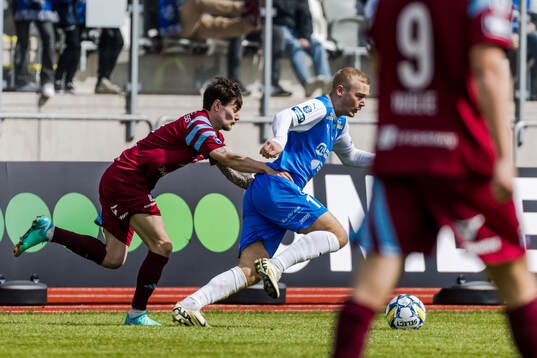 Gefles Adrian Edqvist och IK Oddevolds Olle Kjellman Olblad