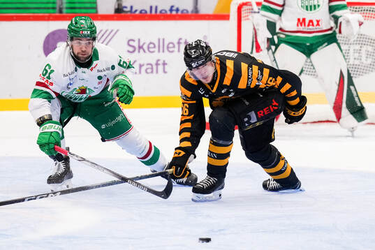 Rögles Lukas Ekeståhl-Jonsson och Skellefteås Linus