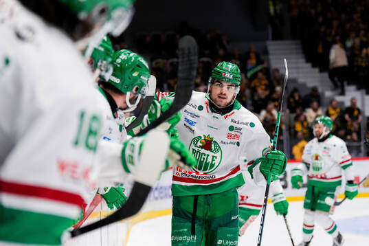 Rögles Lian Bichsel jublar