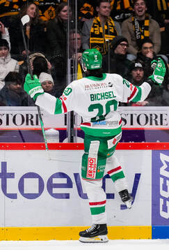 Rögles Lian Bichsel jublar