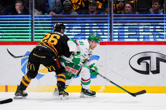 Skellefteås Simon Robertsson och Rögles Adam Tambellini