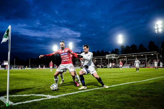 Degerfors Dijan Vukojevic och Helsingborgs Adam Hellborg