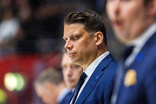 Assistant coach Josef Boumedienne of Sweden